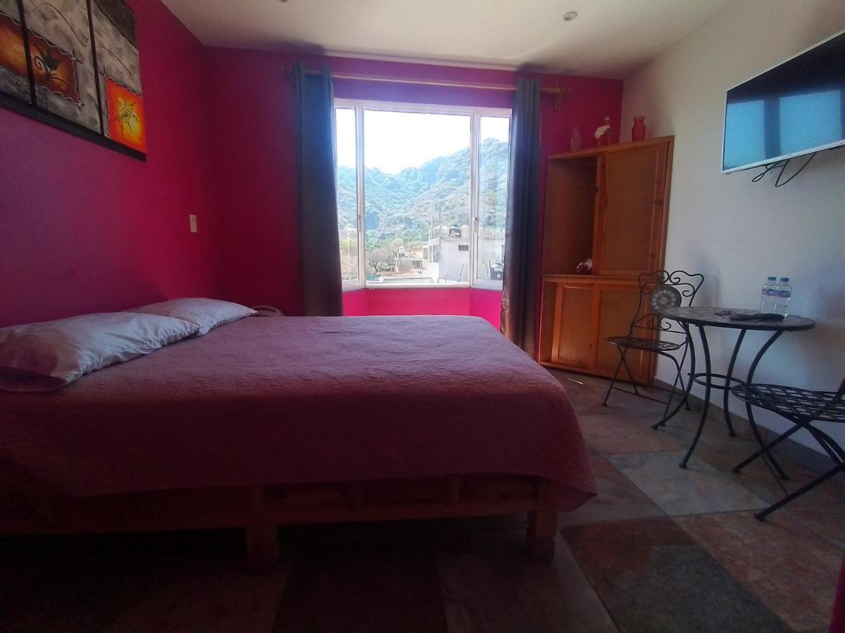 Hospedaje Casa Verde テポストラン エクステリア 写真